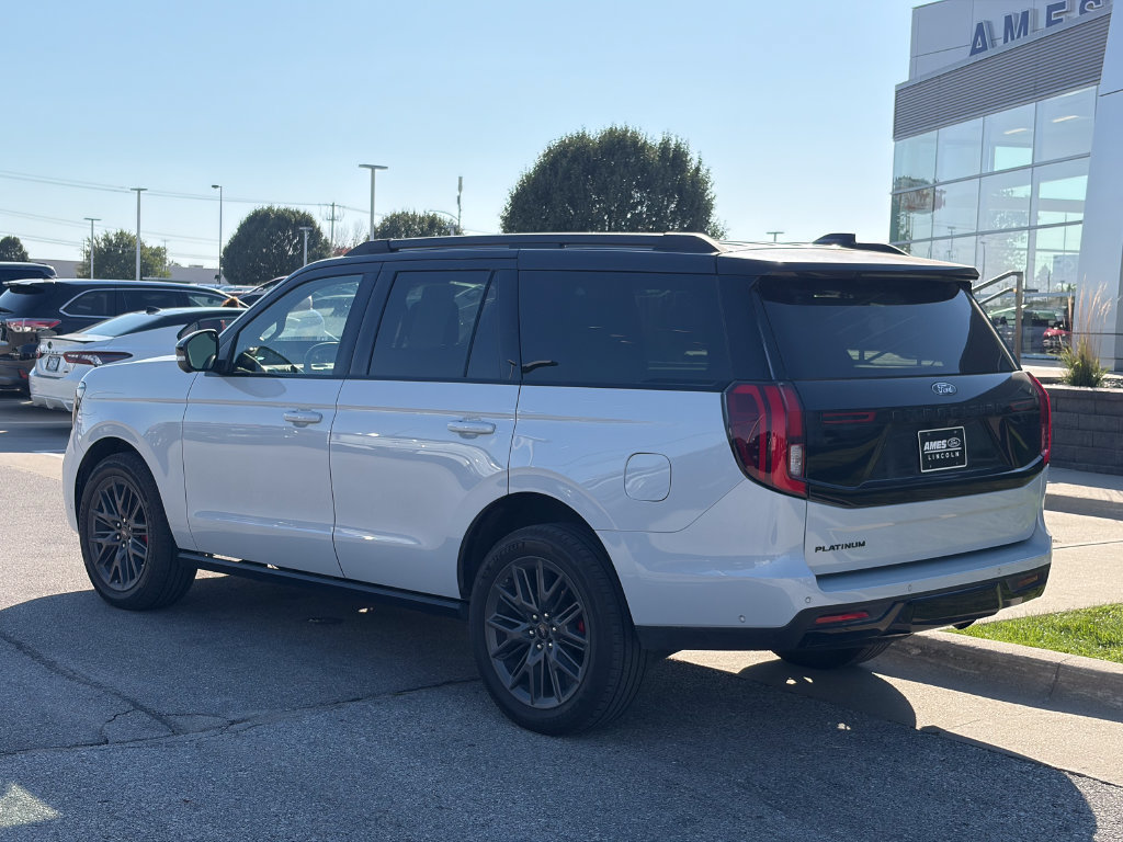 Used 2025 Ford Expedition Platinum w/ Stealth Performance Package AWD/4WD image 4