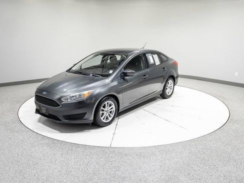 Used 2018 Ford Focus SE FWD image 33