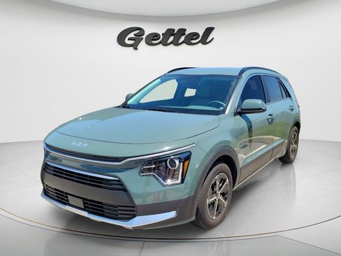 Used 2025 Kia Niro EX image 2