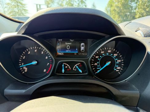 Used 2016 Ford Escape Titanium w/ Equipment Group 301A AWD/4WD image 16