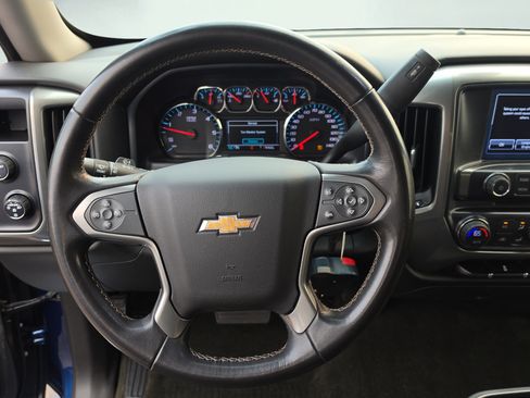 Used 2018 Chevrolet Silverado 1500 LT w/ LT Eassist Package AWD/4WD image 15