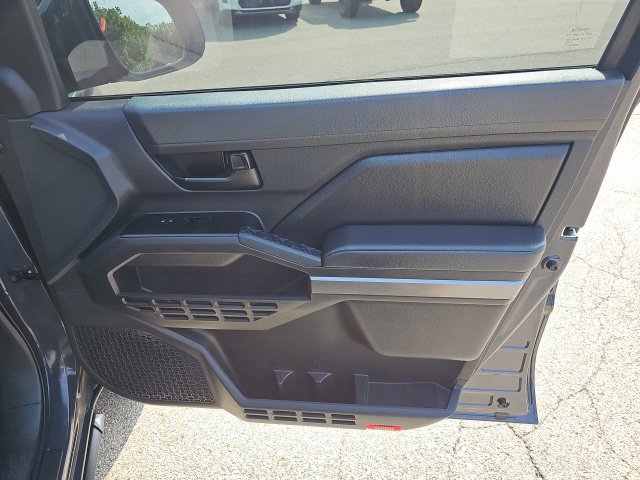 Certified 2025 Toyota Tacoma SR5 AWD/4WD image 32