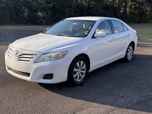 Used 2011 Toyota Camry LE w/ Fleet Convenience Pkg FWD image 4