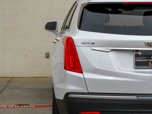 Used 2018 Cadillac XT5 Premium Luxury w/ Driver Assist Package image 46