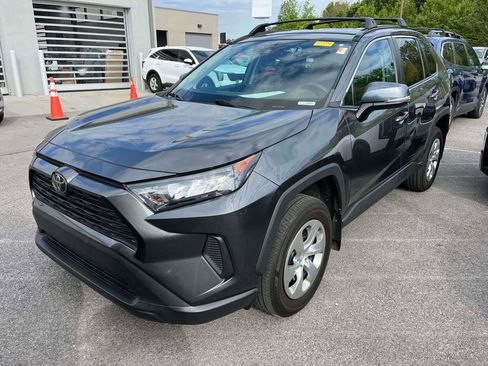 Used 2021 Toyota RAV4 LE image 4