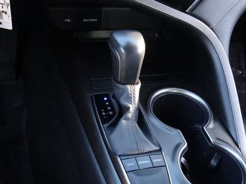 Used 2024 Toyota Camry SE w/ Blackout Package (TMS) image 31