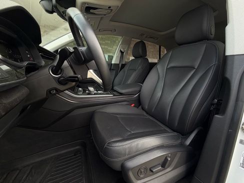 Used 2023 Audi Q8 Premium Plus image 5