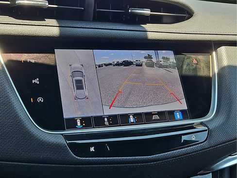 Used 2025 Cadillac XT5 Premium Luxury w/ Technology Package AWD/4WD image 16