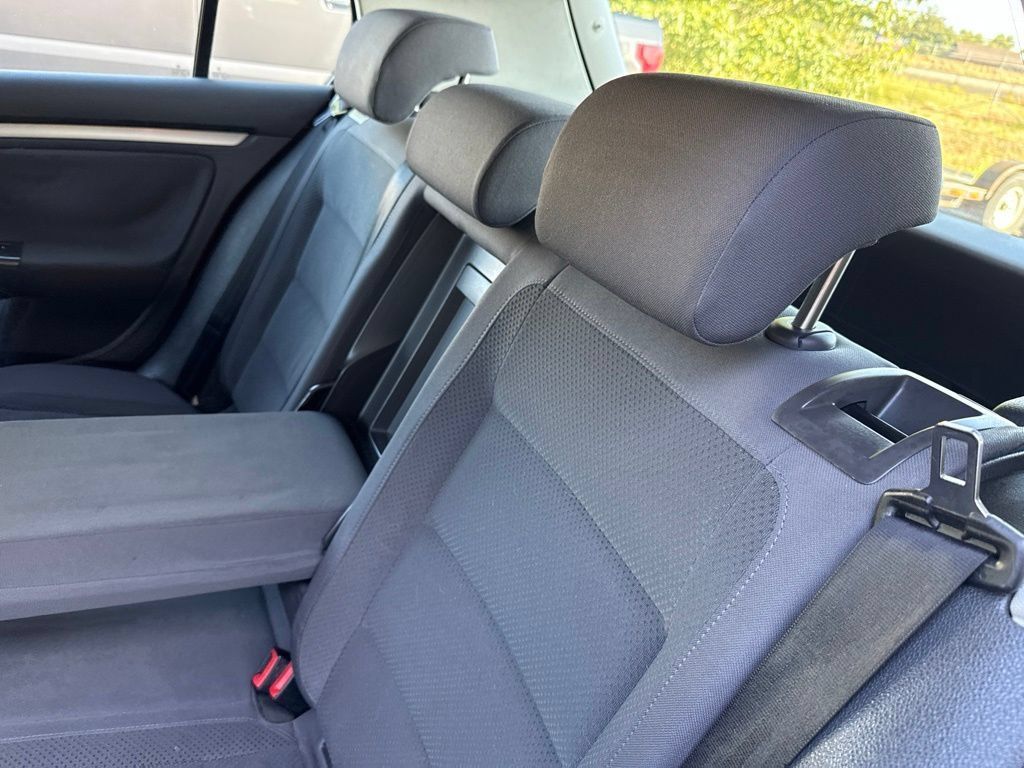 Used 2008 Volkswagen Rabbit S FWD image 17