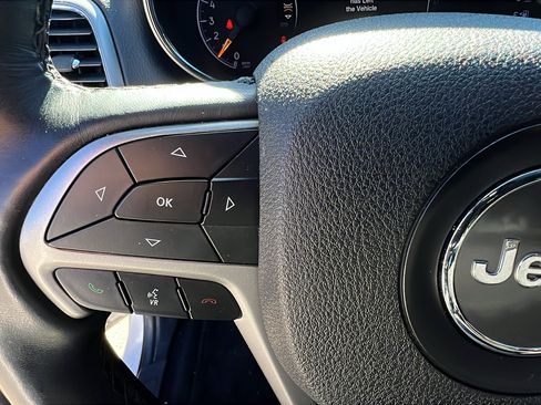 Used 2018 Jeep Grand Cherokee Altitude image 29