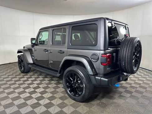 Used 2023 Jeep Wrangler Unlimited Sahara w/ Cold Weather Group AWD/4WD image 5