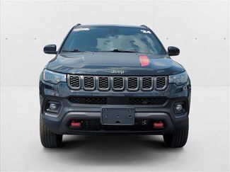 Used 2024 Jeep Compass Trailhawk video 2