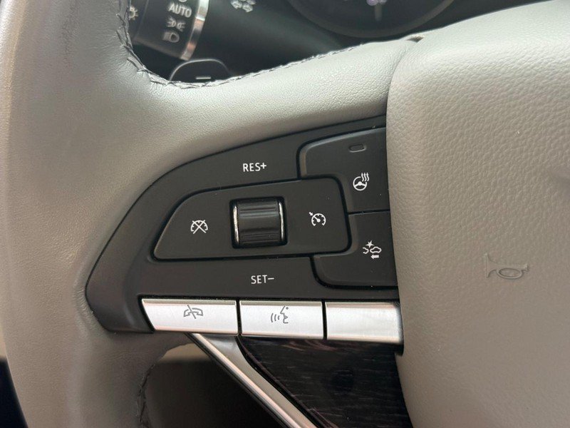 Used 2024 Cadillac XT6 Premium Luxury w/ Technology Package AWD/4WD image 16