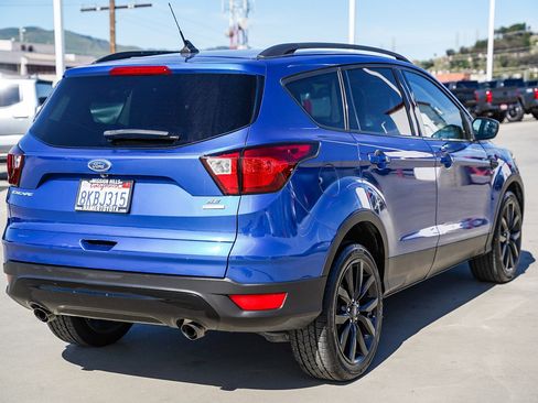 Used 2019 Ford Escape SE image 11