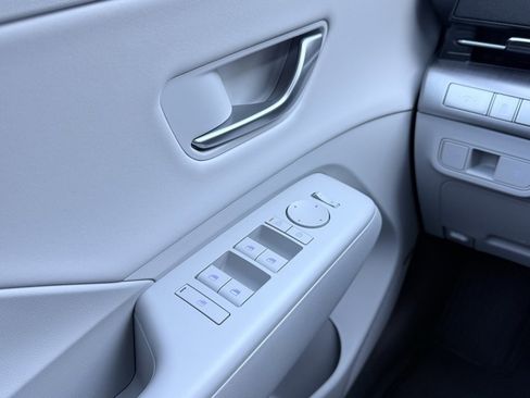 Certified 2025 Hyundai Kona Limited image 11