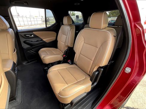 Used 2022 Chevrolet Traverse Premier image 17