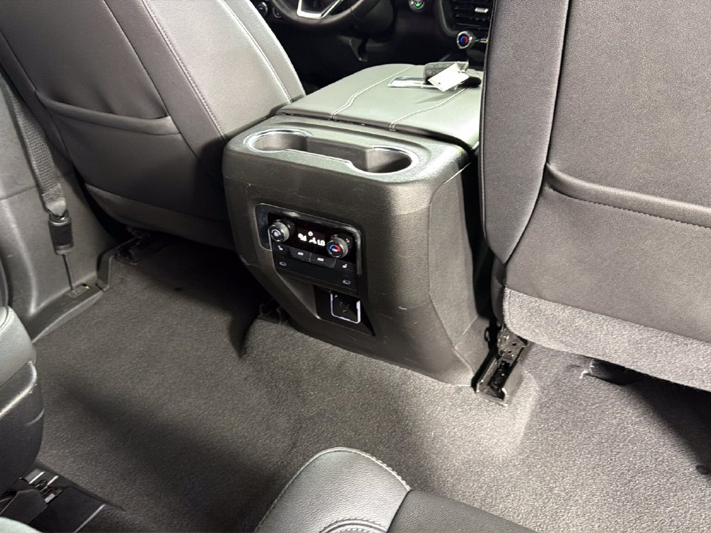 Certified 2026 Chevrolet Suburban LT w/ Comfort Package AWD/4WD image 34