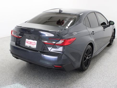 Used 2025 Toyota Camry SE FWD image 7