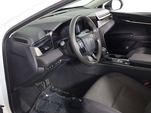 Used 2025 Toyota Camry LE w/ Convenience Package image 20
