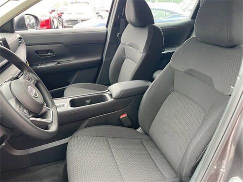 Used 2025 Nissan Kicks S image 9