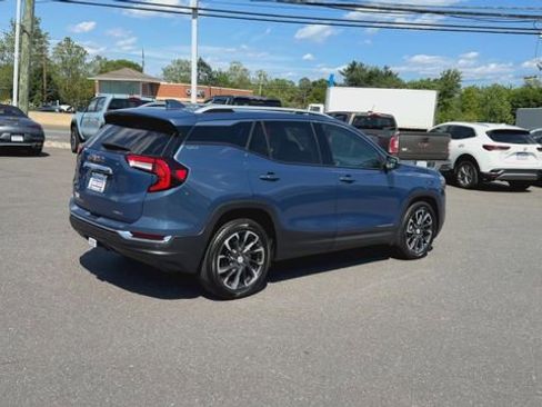 Certified 2024 GMC Terrain SLT w/ Infotainment Package II AWD/4WD image 8