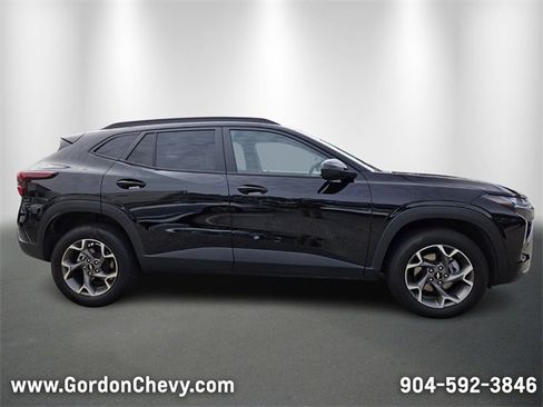 Certified 2025 Chevrolet Trax LT image 7