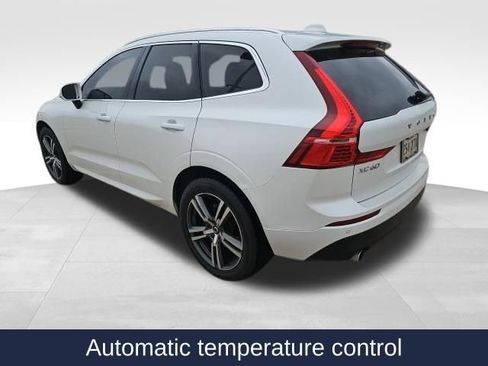Used 2020 Volvo XC60 T5 Momentum image 5