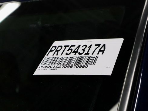 Used 2013 Chrysler Town & Country Touring-L image 31