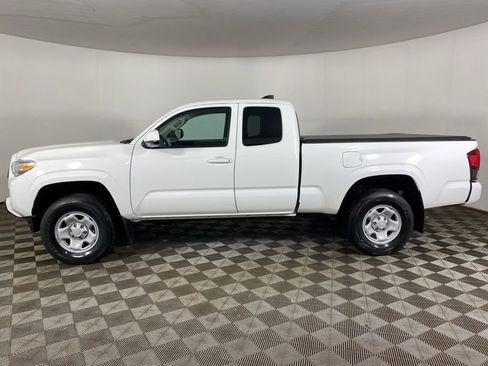 Used 2023 Toyota Tacoma SR AWD/4WD image 5
