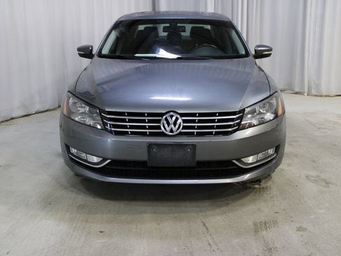 Used 2013 Volkswagen Passat TDI SEL Premium image 2