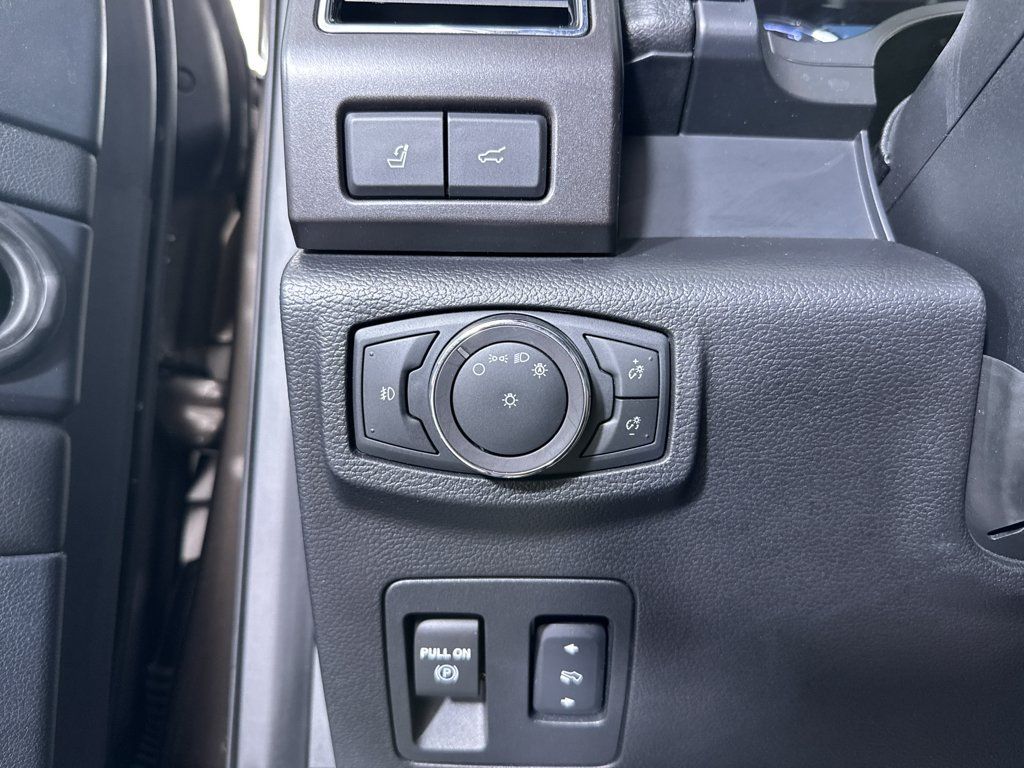 Used 2018 Ford Expedition Max Limited w/ Driver Assistance Package AWD/4WD image 32