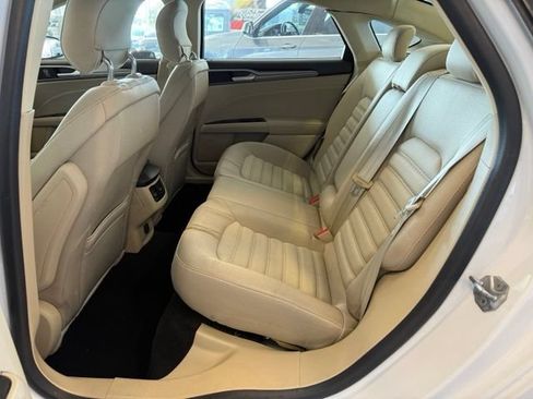 Used 2014 Ford Fusion SE FWD image 21