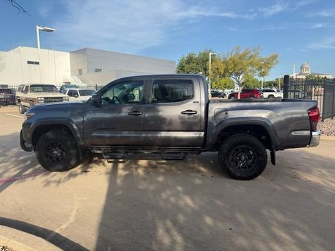 Used 2021 Toyota Tacoma SR5 RWD image 8