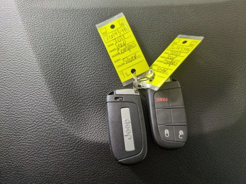 Used 2021 Jeep Compass Latitude AWD/4WD image 29