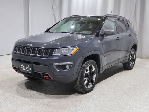 Used 2017 Jeep Compass Trailhawk w/ Cold Weather Group AWD/4WD image 8
