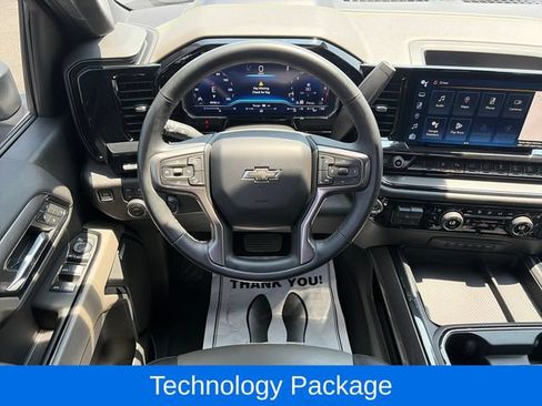 Used 2024 Chevrolet Silverado 2500 ZR2 w/ Technology Package AWD/4WD image 12