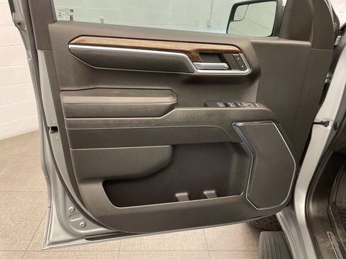 Used 2023 GMC Sierra 1500 SLE image 18