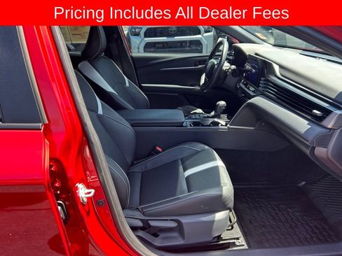 Used 2025 Toyota Camry SE FWD image 18
