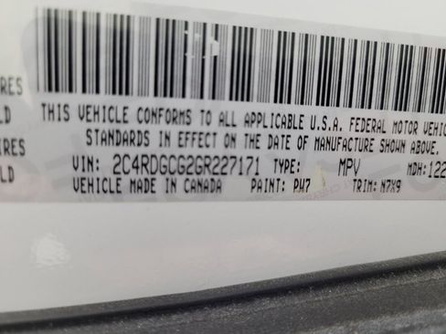 Used 2016 Dodge Grand Caravan SXT FWD image 33