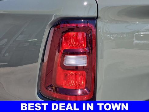 New 2026 RAM 1500 Express AWD/4WD image 40