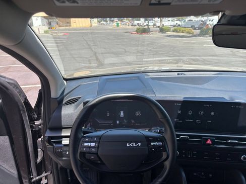 Used 2026 Kia Sportage LX FWD image 34