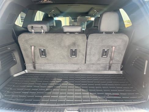 Used 2025 GMC Acadia Elevation w/ Elevation Premium Package AWD/4WD image 8