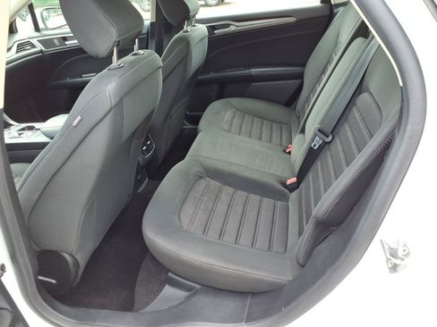 Used 2020 Ford Fusion SE FWD image 14