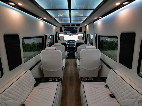 Used 2023 Mercedes-Benz Sprinter 3500 image 79