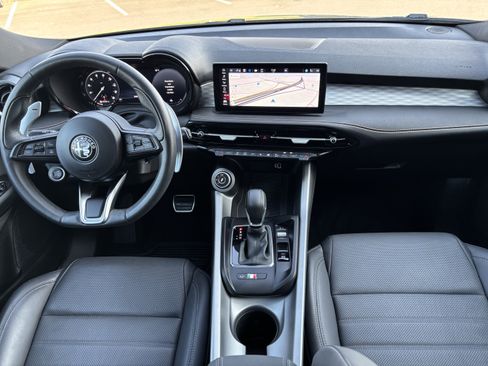 Certified 2025 Alfa Romeo Tonale w/ Premium Package AWD/4WD image 19