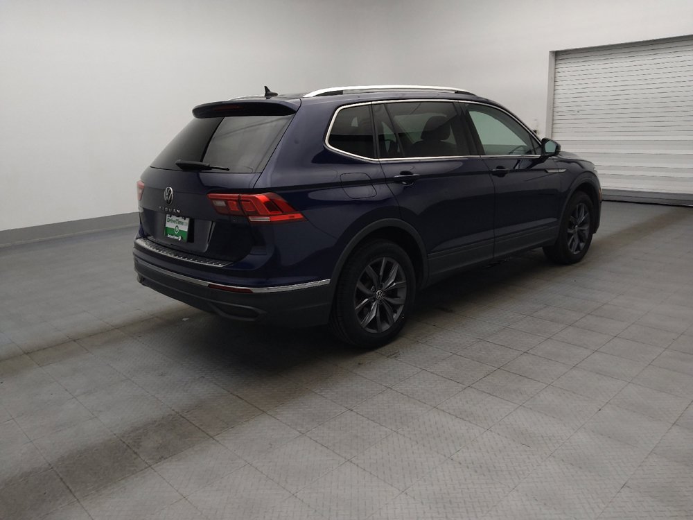 Used 2023 Volkswagen Tiguan SE w/ Panoramic Sunroof Package FWD image 10