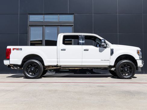 Used 2020 Ford F250 Platinum w/ FX4 Off-Road Package image 10