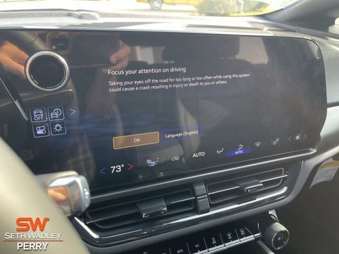 New 2025 Chevrolet Equinox EV RS FWD image 21