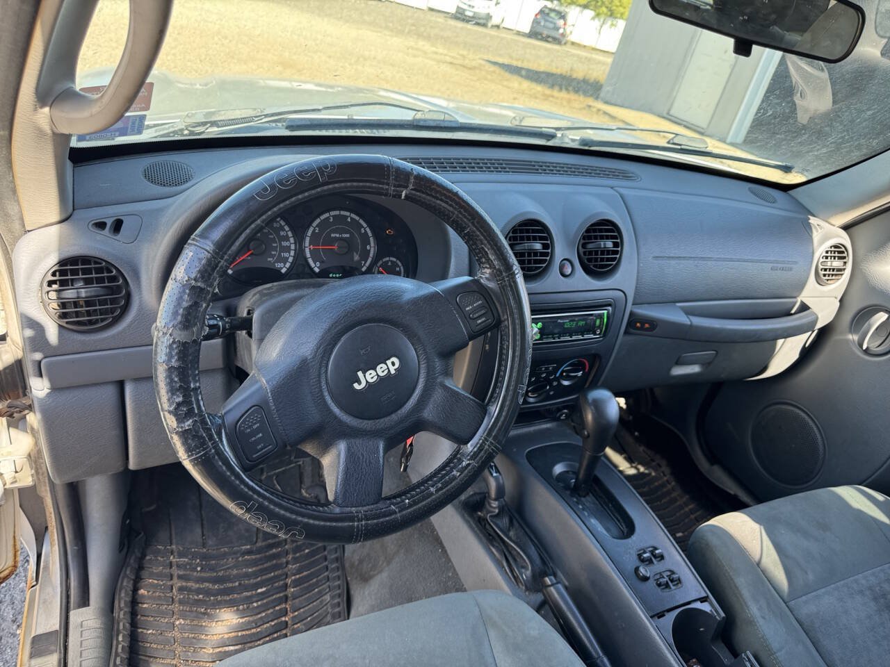 Used 2005 Jeep Liberty Sport AWD/4WD image 29