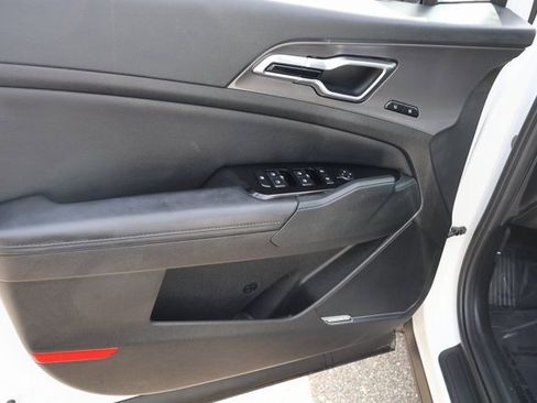 Used 2023 Kia Sportage SX image 10